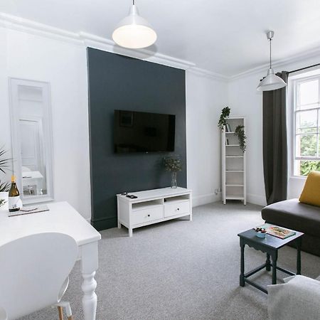 Spacious Apartment, Free Parking, Central Location Near To Uni, Hospital, Town Έξετερ Εξωτερικό φωτογραφία