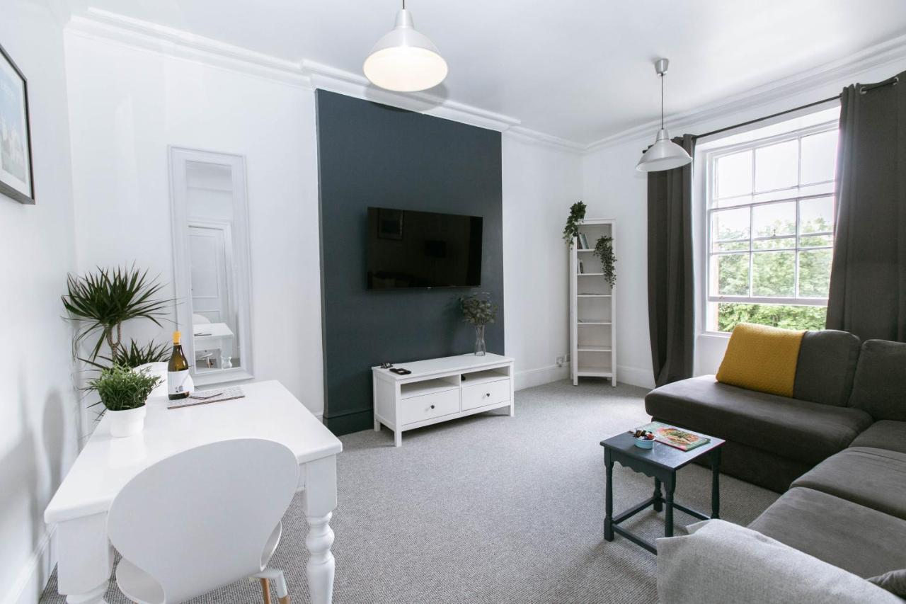 Spacious Apartment, Free Parking, Central Location Near To Uni, Hospital, Town Έξετερ Εξωτερικό φωτογραφία
