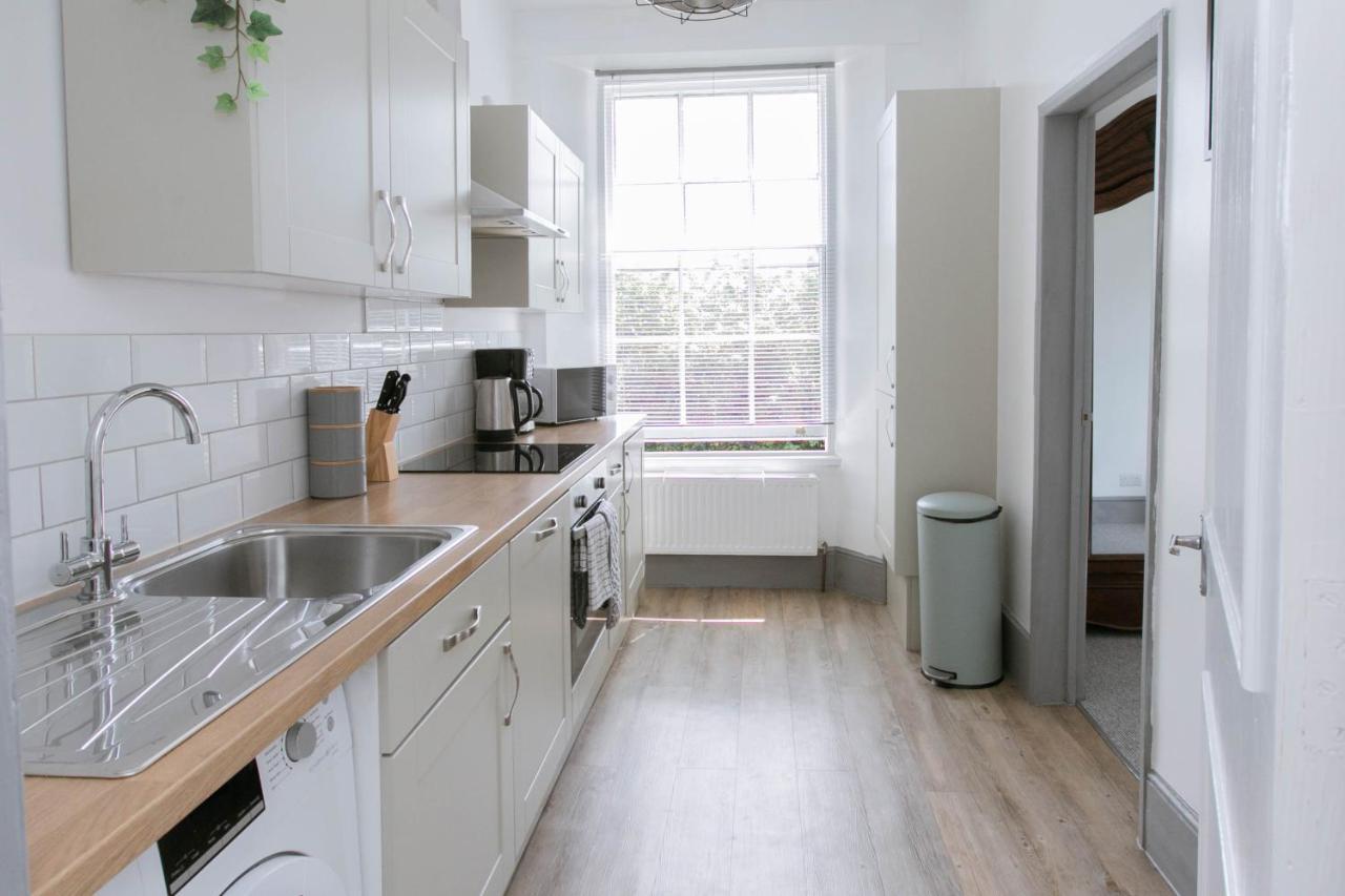 Spacious Apartment, Free Parking, Central Location Near To Uni, Hospital, Town Έξετερ Εξωτερικό φωτογραφία